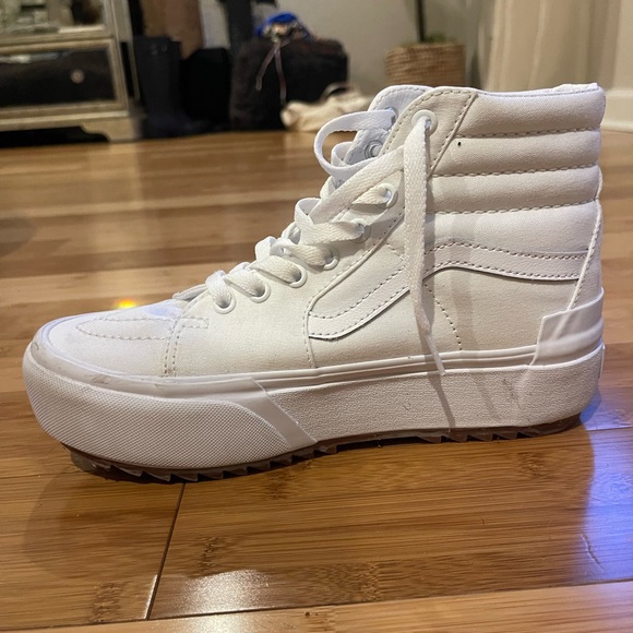 Vans platform high top, barely worn. Size 8 - Picture 4 of 7
